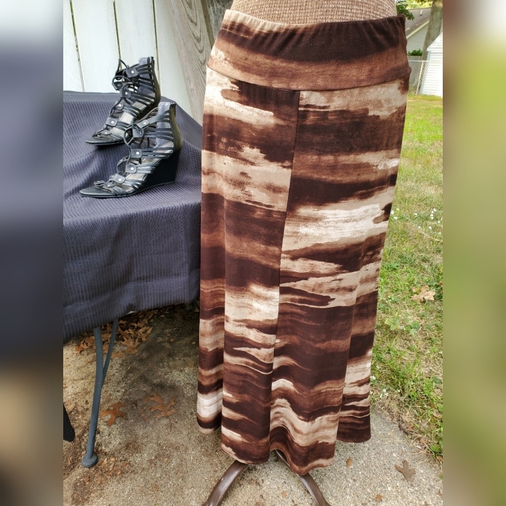 Karen Kane maxi skirt, Size L
